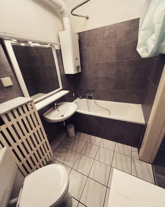 Wunderschoene 3-Zimmer Wohnung Fuer 6 Personen BRE Dış mekan fotoğraf